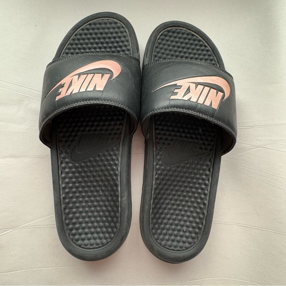 Nike Benassi Black Rose Gold Slide Sandals Size 10 Women